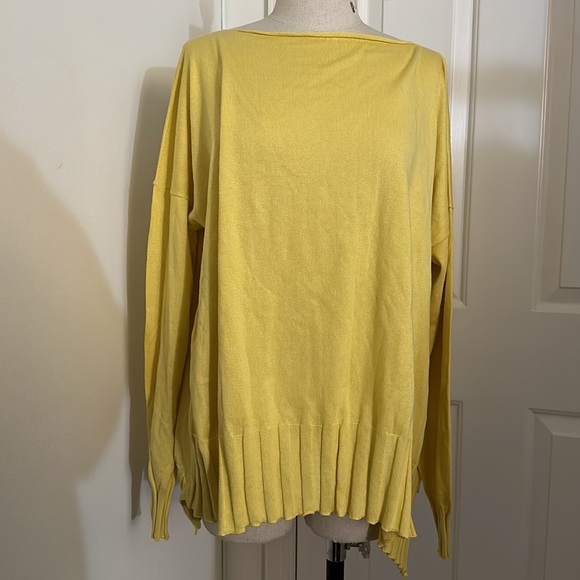 PLANET Pineapple Yellow Soft Knit Blouse Flowy Fit - Picture 8 of 8